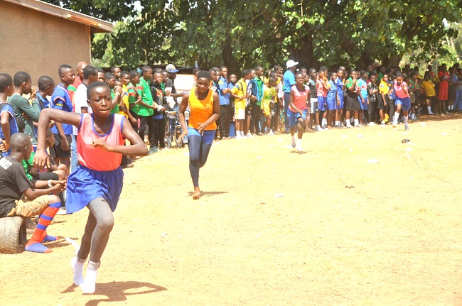 The keenly contested Girls' 400-metres